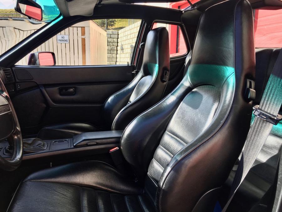 Интерьер Porsche 944 S2 Red Pearl 1990 года  (фото 47 из 86)